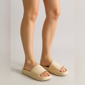 2363- 32 Degrees Cool Cushion Slide Sandals Tan Size W9-10 / M7-8 NWT